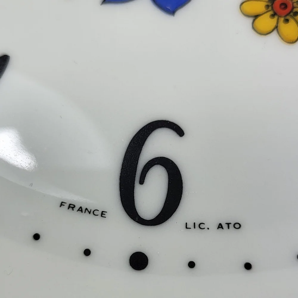 Le Trefle Plate Wall CLOCK Floral C Battery Operated Bulova Limoges France